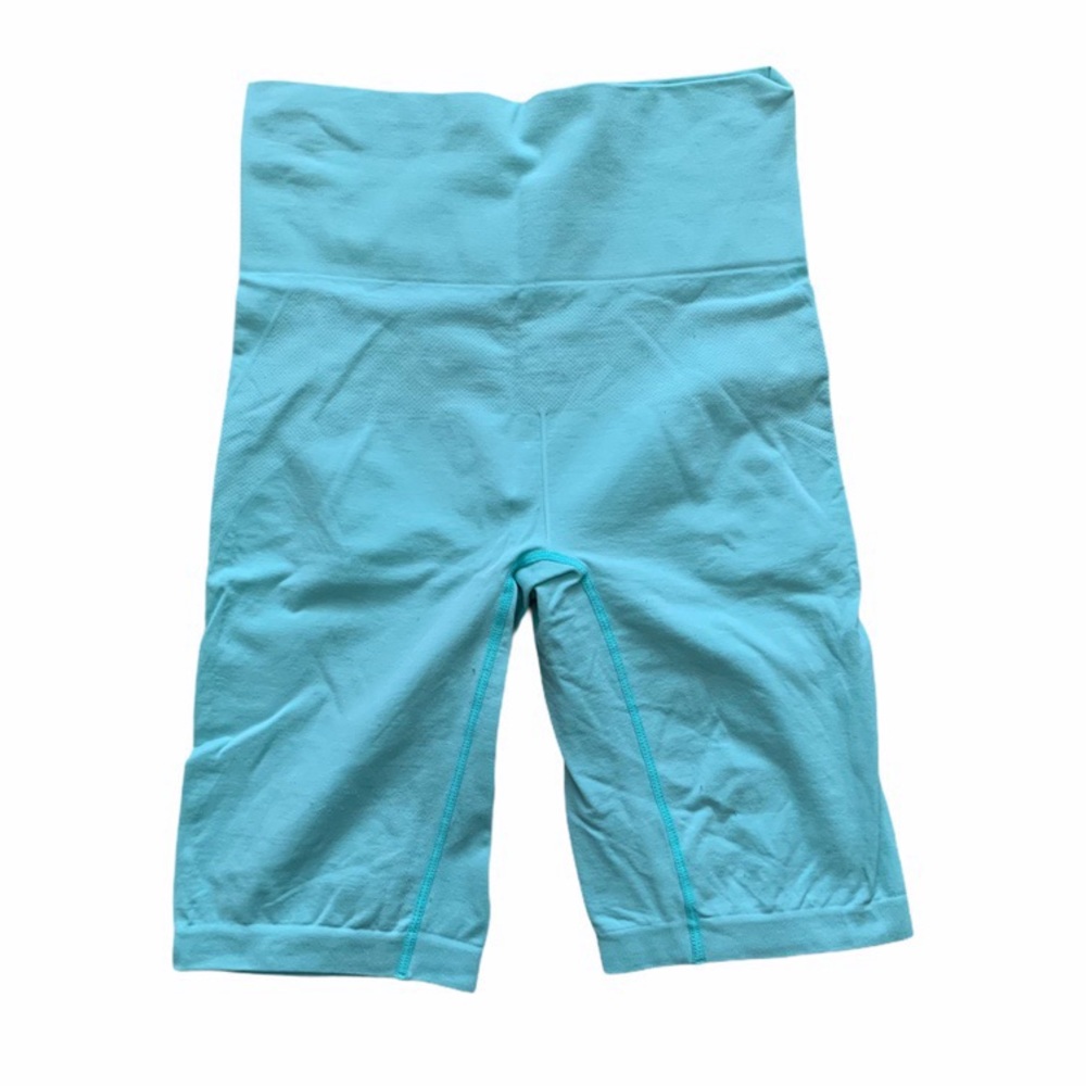 Athletic Workout Mid-Thigh Compression Shorts
